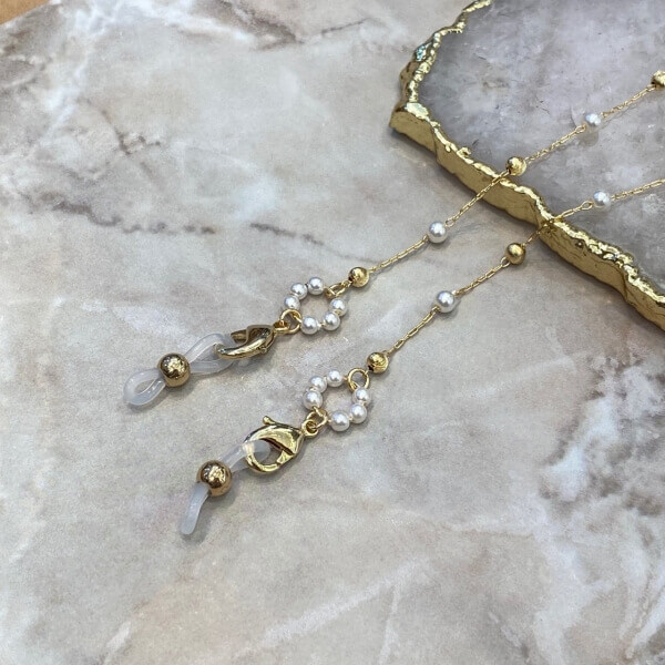 眼鏡チェーンとしても使えるパールマスクチェーン